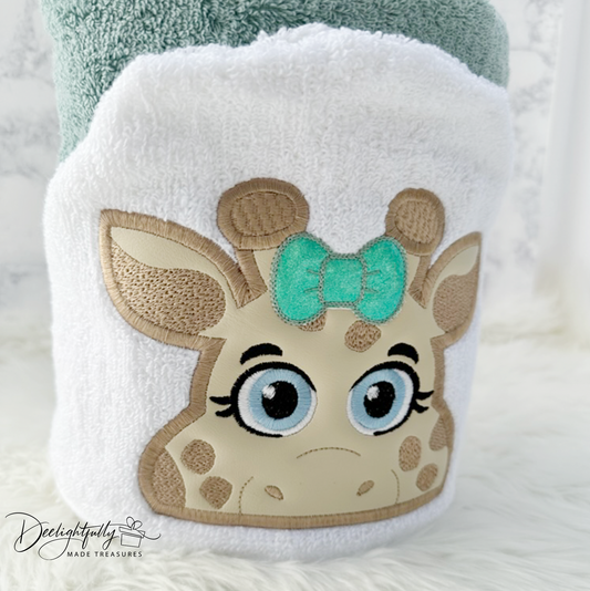 Character Hooded Towel - Giraffe Aqua