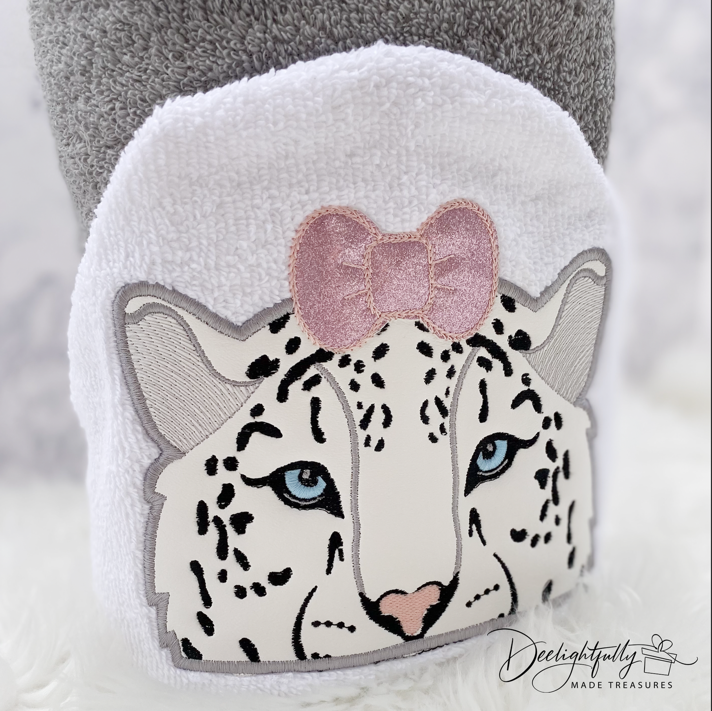 Character Hooded Towel - Snow Leopard Silver